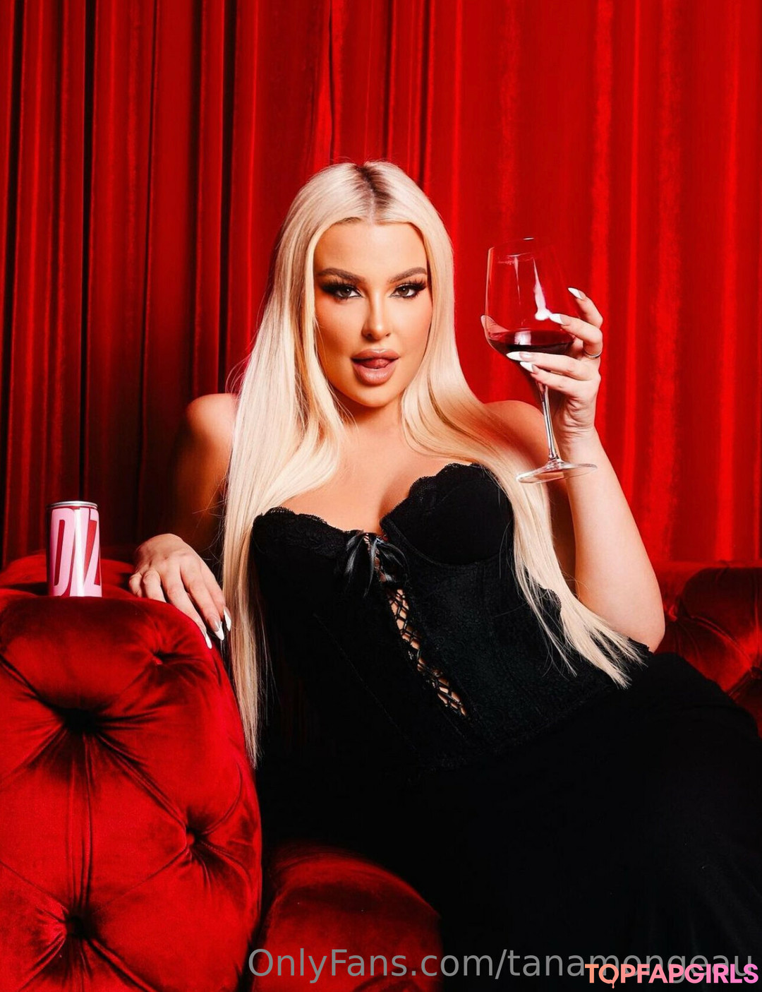 Nagie wyciekłe zdjęcie OnlyFans od Tana Mongeau #111