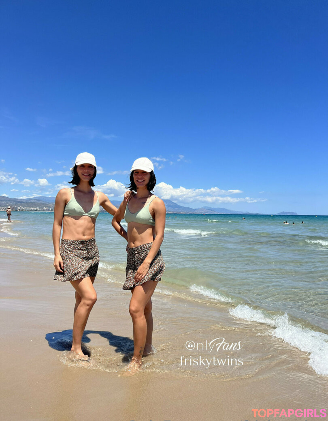 Nagie wyciekłe zdjęcie OnlyFans od Frisky Twins #190