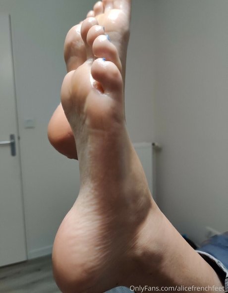 Alicefrenchfeet