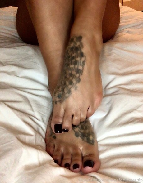 Asianfootworship