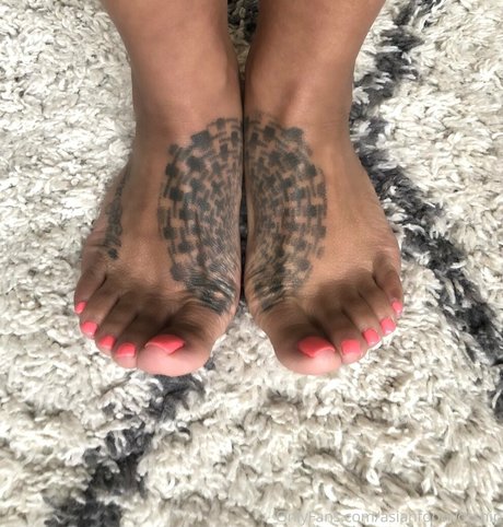 Asianfootworship
