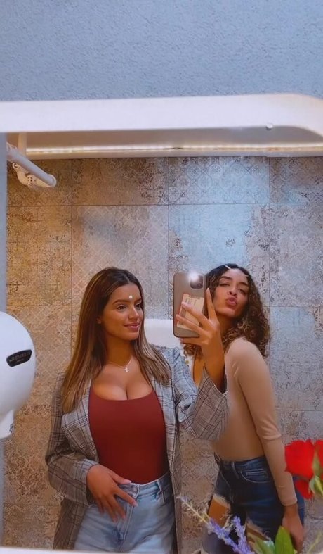 Nagie wyciekłe zdjęcie OnlyFans od Leslie Sanchez