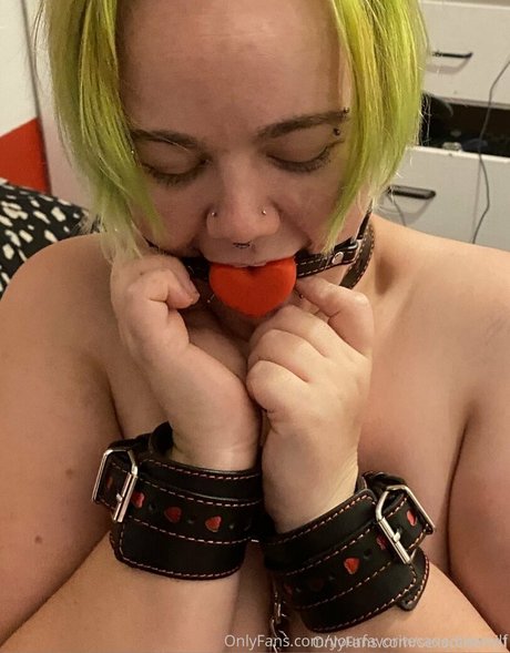 Yourfavoritecanadianmilf