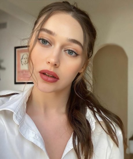 Alycia Debnam Carey