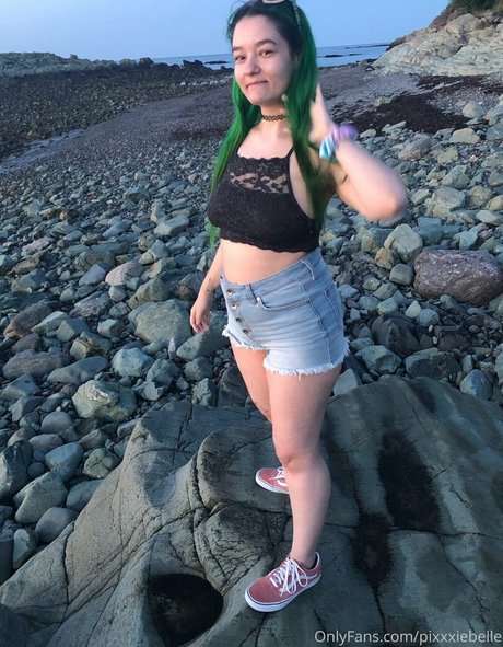 Pixxxiebelle