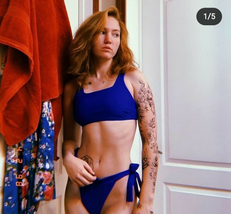 Nagie wyciekłe zdjęcie OnlyFans od Youronlyabsinthe