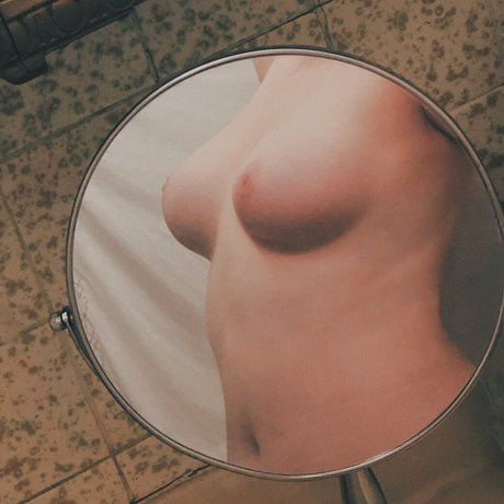 Nagie wyciekłe zdjęcie OnlyFans od Emma Parker