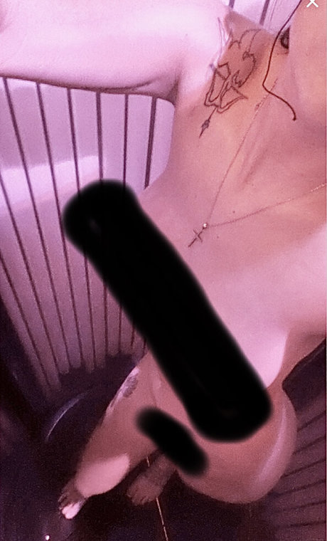 Nagie wyciekłe zdjęcie OnlyFans od Dezsomething