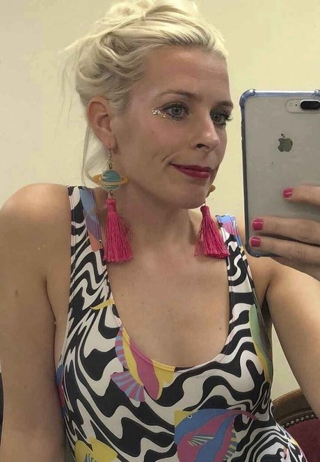Sara Pascoe