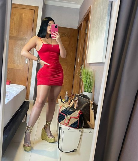 Colombiana Bombshell Mel