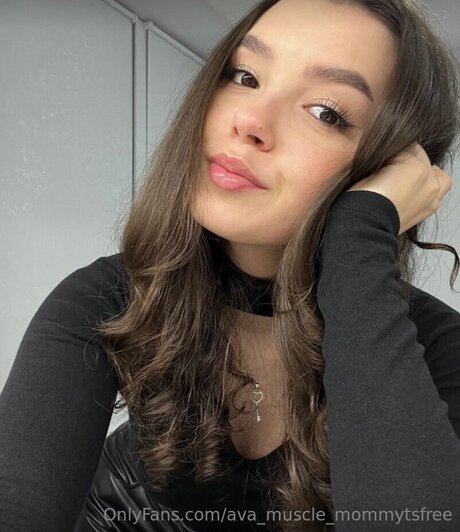 Ava Muscle Mommytsfree