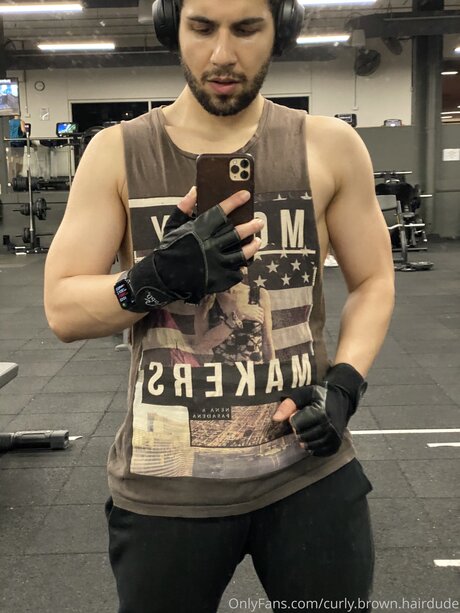 Curly Brown Hairdude