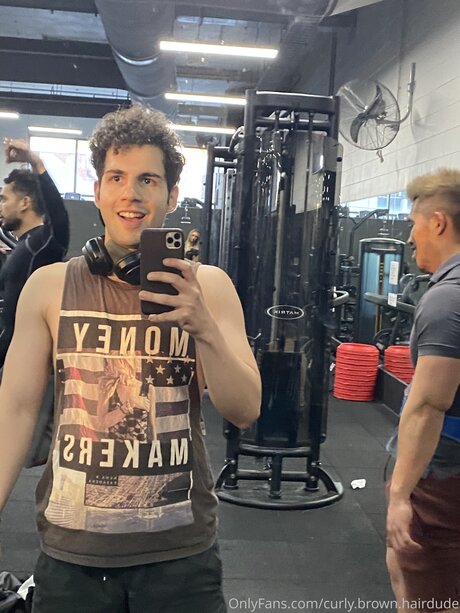 Curly Brown Hairdude