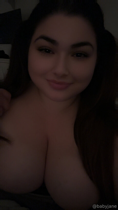 Nagie wyciekłe zdjęcie OnlyFans od Plussizedlittle