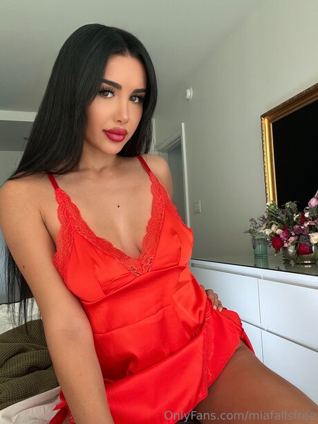 Nagie wyciekłe zdjęcie OnlyFans od Miafallsfree