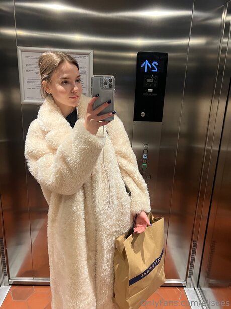 Nagie wyciekłe zdjęcie OnlyFans od Elisees