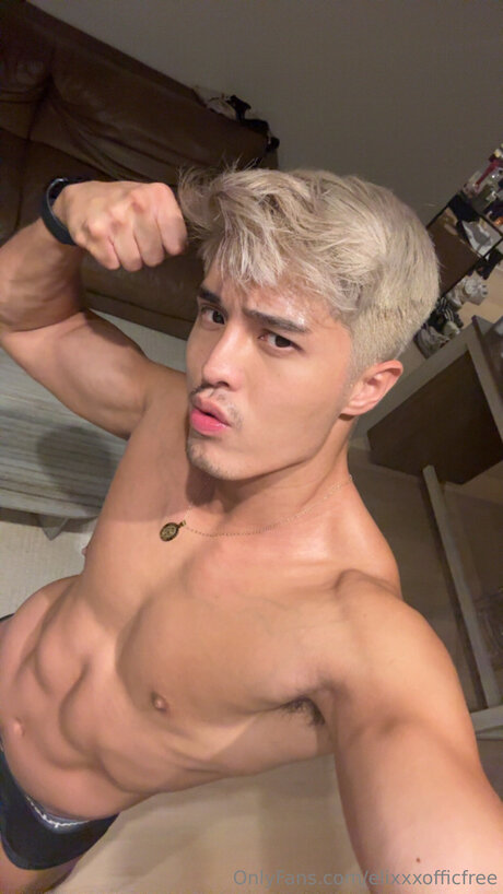 Nagie wyciekłe zdjęcie OnlyFans od Elixxxofficfree