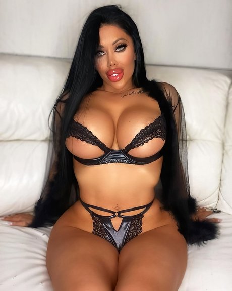 Nagie wyciekłe zdjęcie OnlyFans od Lara Frost