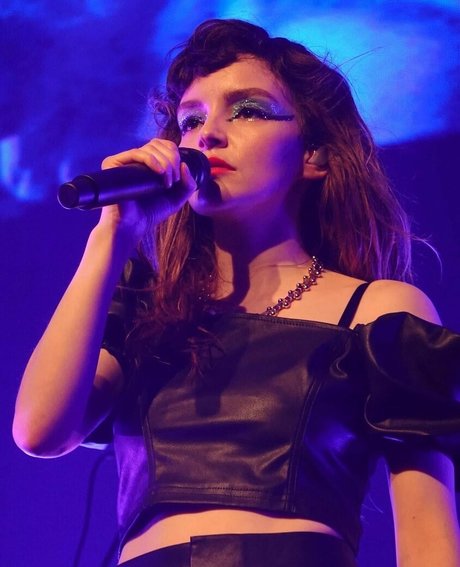 Lauren Mayberry