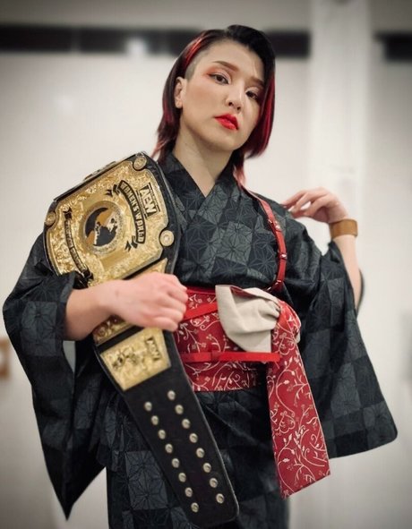 Hikaru Shida