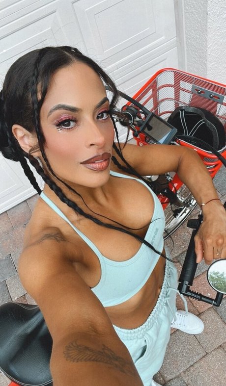 Zelina Vega