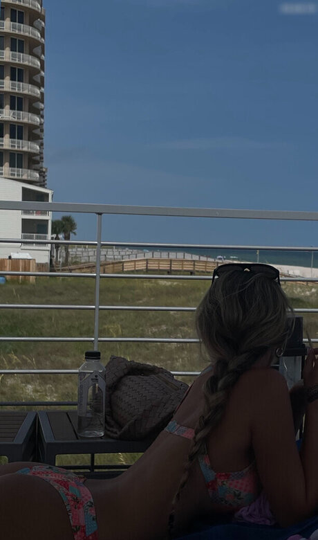 Madeline Hope / hadelinemope