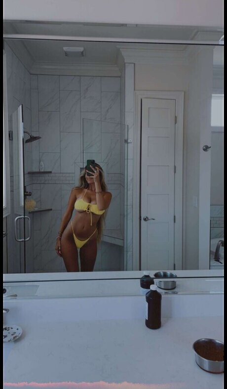 Madeline Hope / hadelinemope