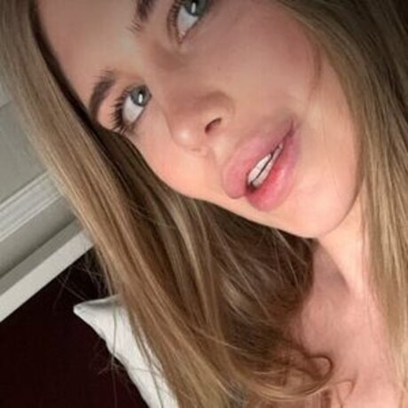Nagie wyciekłe zdjęcie OnlyFans od Angel Phub