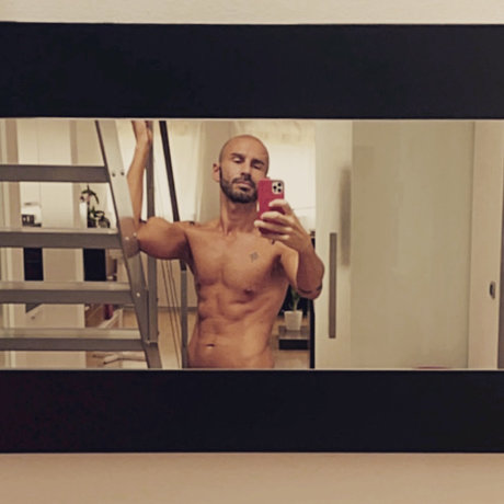 Nagie wyciekłe zdjęcie OnlyFans od Lorenzice