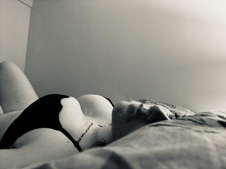 Nagie wyciekłe zdjęcie OnlyFans od Lizzinked