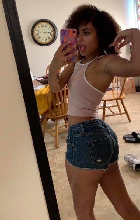 Nagie wyciekłe zdjęcie OnlyFans od Marlie