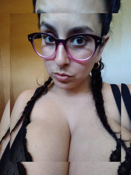Nagie wyciekłe zdjęcie OnlyFans od Mieldemel