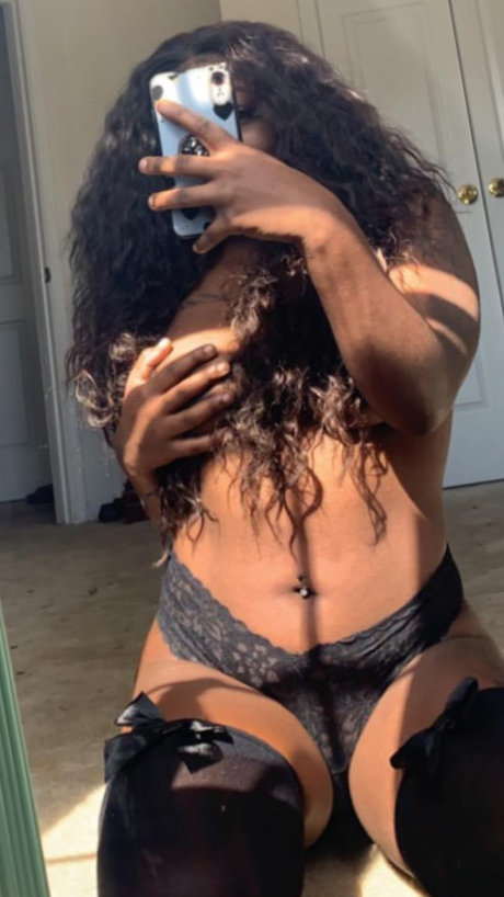Nagie wyciekłe zdjęcie OnlyFans od Mkajanae