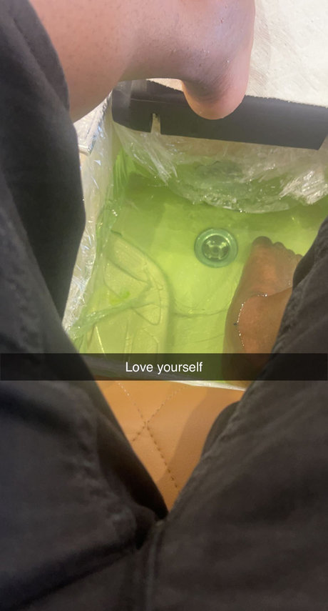 Nagie wyciekłe zdjęcie OnlyFans od My  N My Feet