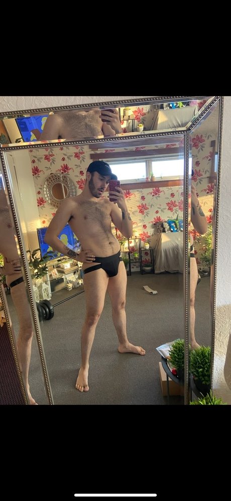 Nagie wyciekłe zdjęcie OnlyFans od Naughty Tom