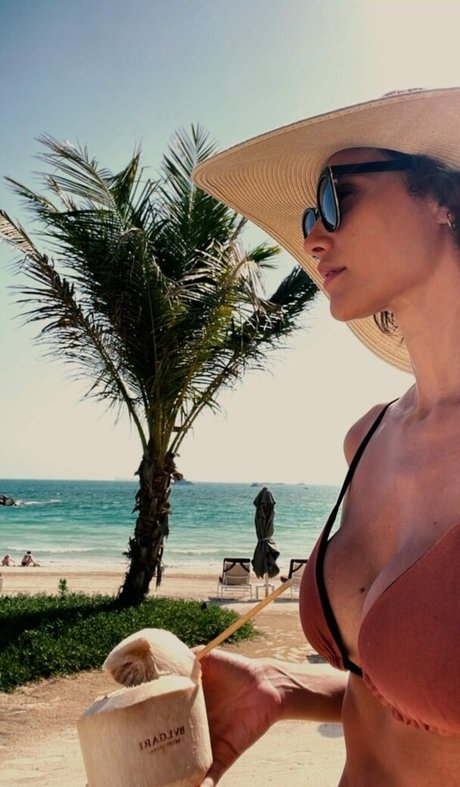 Debora Nascimento