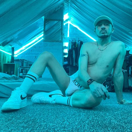 Nagie wyciekłe zdjęcie OnlyFans od P4ulmcr