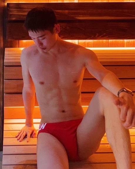 Nagie wyciekłe zdjęcie OnlyFans od Pierre Bizarre