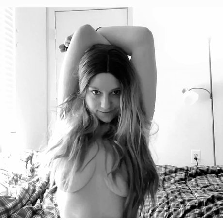 Nagie wyciekłe zdjęcie OnlyFans od Ariel Monroe