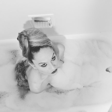 Nagie wyciekłe zdjęcie OnlyFans od Sexy Sudsy Squeezes