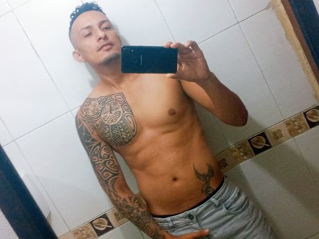 Nagie wyciekłe zdjęcie OnlyFans od Matias Guayaco