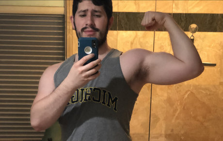 Nagie wyciekłe zdjęcie OnlyFans od Benji