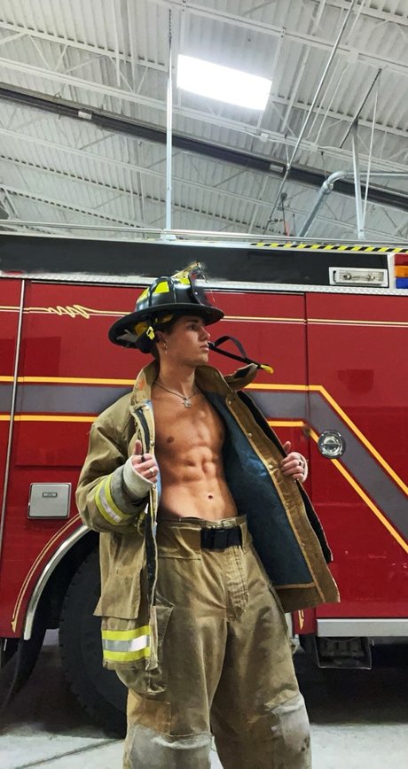 Nagie wyciekłe zdjęcie OnlyFans od Gavin Kernstine