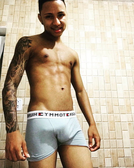 Nagie wyciekłe zdjęcie OnlyFans od Douglas E