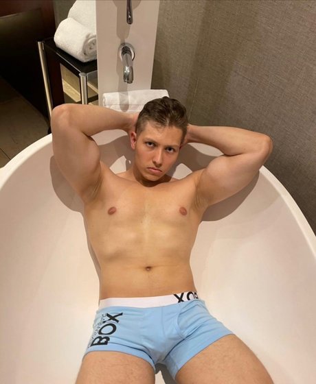 Nagie wyciekłe zdjęcie OnlyFans od Nicolasferringtonfree