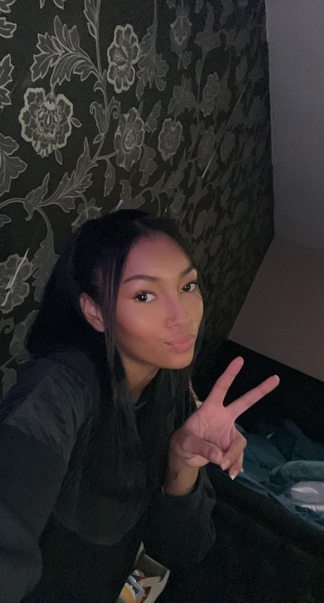 Nagie wyciekłe zdjęcie OnlyFans od Alisha