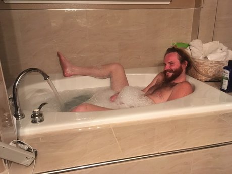 Nagie wyciekłe zdjęcie OnlyFans od Aarrett Stevenson