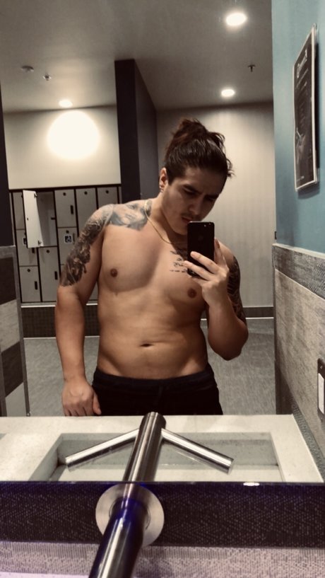 Nagie wyciekłe zdjęcie OnlyFans od Papas