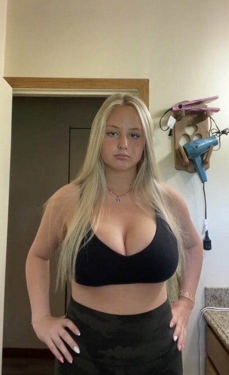 Nagie wyciekłe zdjęcie OnlyFans od Anya Marie