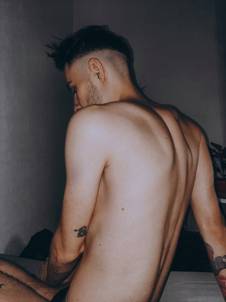 Nagie wyciekłe zdjęcie OnlyFans od Thevs